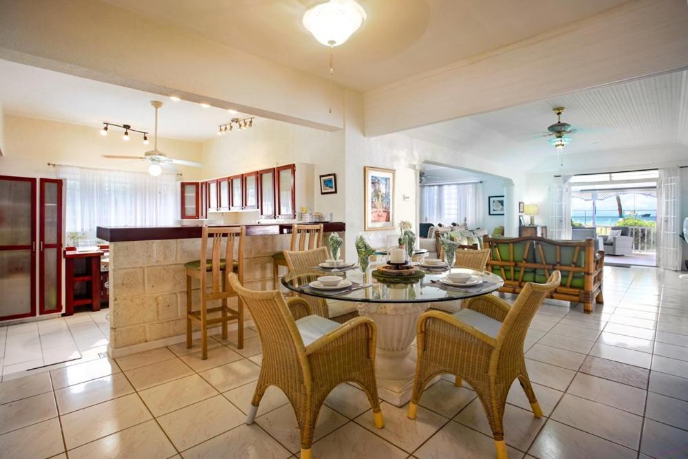 Banyan Beach House Villa Бриджтаун Екстериор снимка